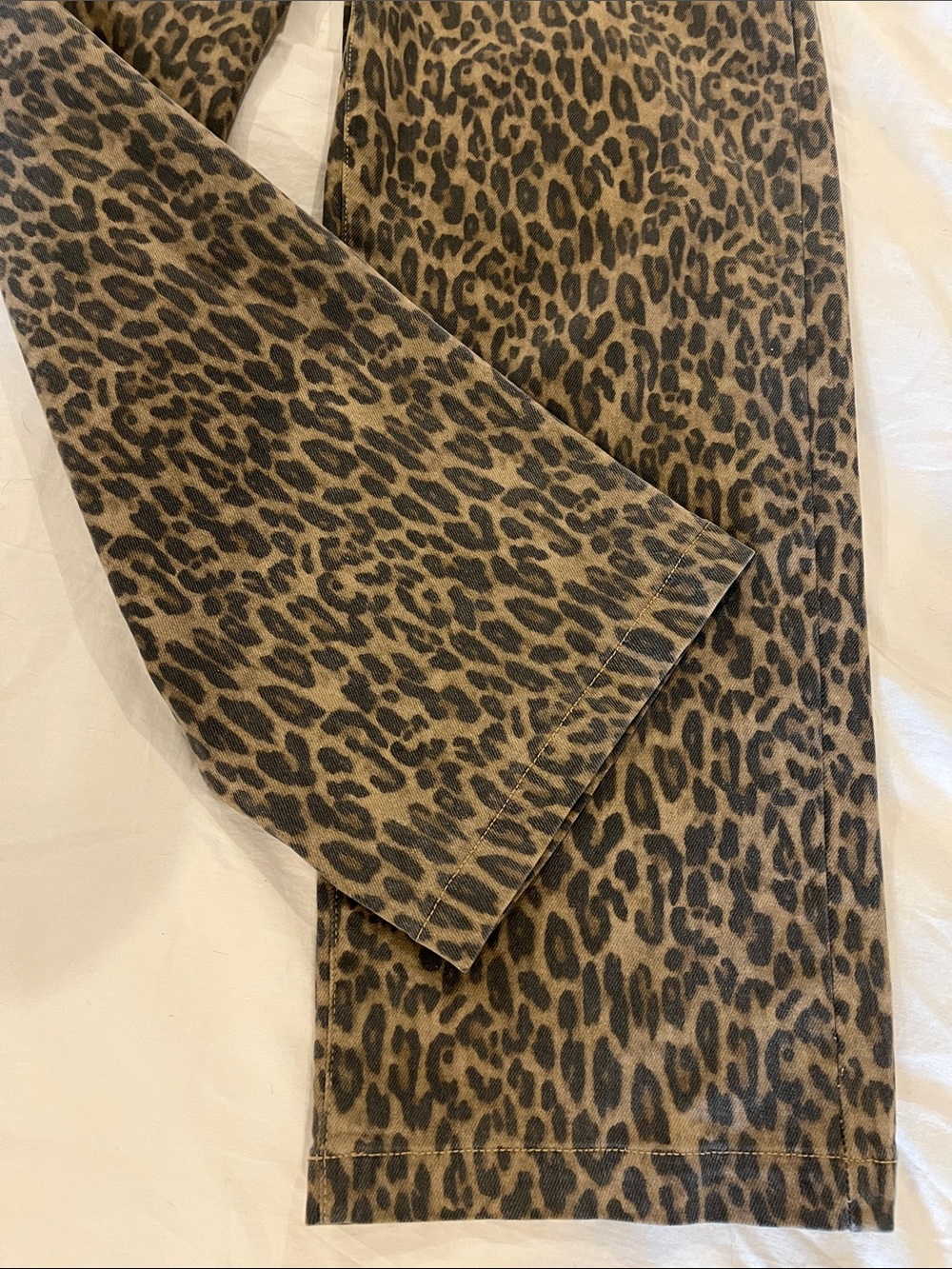 Hidden Jeans Leopard Wide-Leg Overalls - Picture 4 of 5